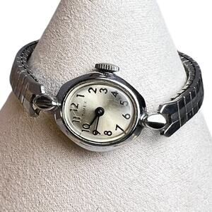 Vintage 1950s Timex Ladies Oval Mechanical Watch Silver Dial Expansion Bracelet